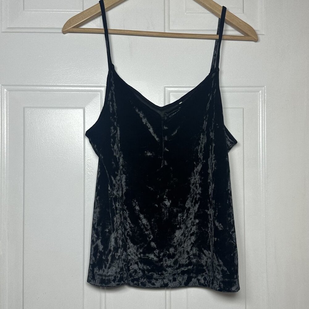 Lucky‎ Brand Black Crushed Velvet Tank in Size Large With Button Detail